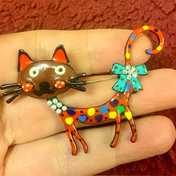 🌺Colorful Cat Brooch with Bow 🌺 - Picture 1 of 4